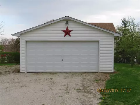 215 Murphy, Metamora, IL 61548 photo 22