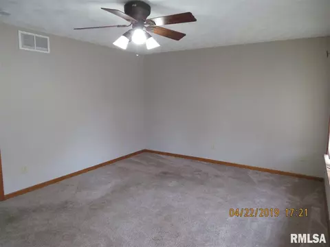 215 Murphy, Metamora, IL 61548 photo 15