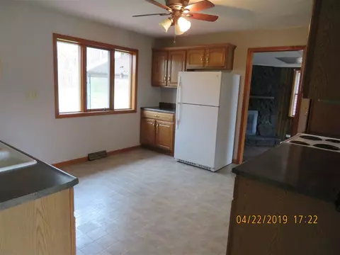 215 Murphy, Metamora, IL 61548 photo 6