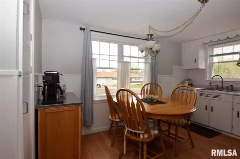 904 E Adams, Washington, IL 61571 photo 7