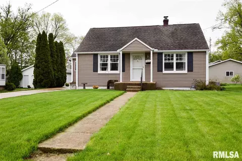 904 E Adams, Washington, IL 61571 photo 1