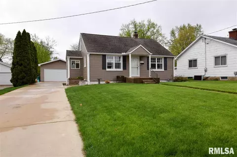 904 E Adams, Washington, IL 61571 photo 2