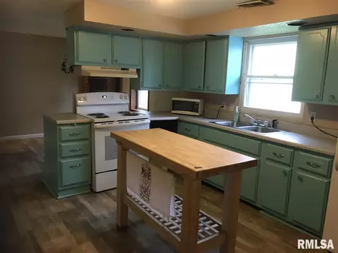 308 E Summit St, Macomb, IL 61455 photo 5