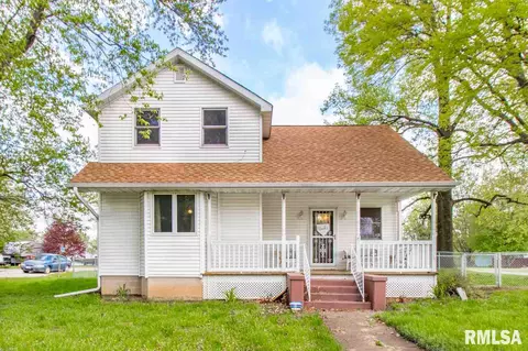 311 E 4th St, Delavan, IL 61734 photo 1