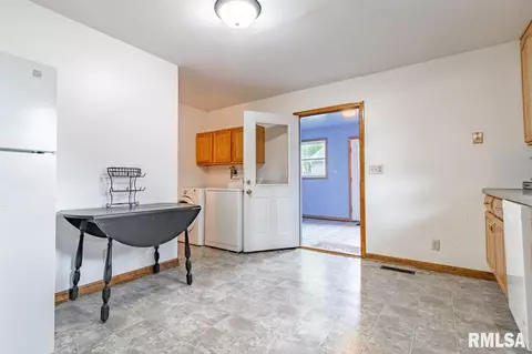 311 E 4th St, Delavan, IL 61734 photo 12