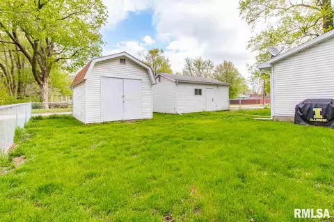 311 E 4th St, Delavan, IL 61734 photo 32