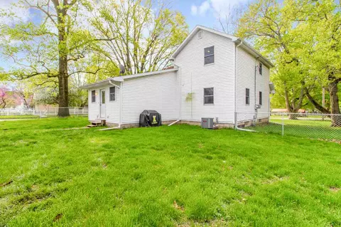 311 E 4th St, Delavan, IL 61734 photo 4