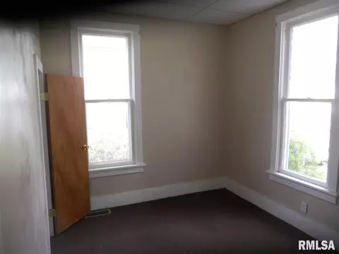 405 Baxter St, Canton, IL 61520 photo 6