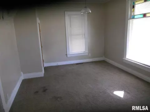 405 Baxter St, Canton, IL 61520 photo 4
