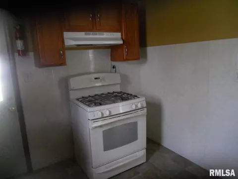 405 Baxter St, Canton, IL 61520 photo 7