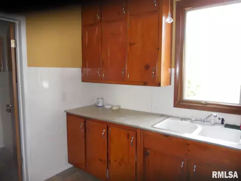 405 Baxter St, Canton, IL 61520 photo 8
