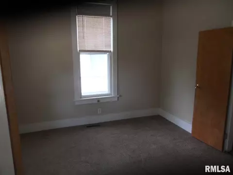 405 Baxter St, Canton, IL 61520 photo 5
