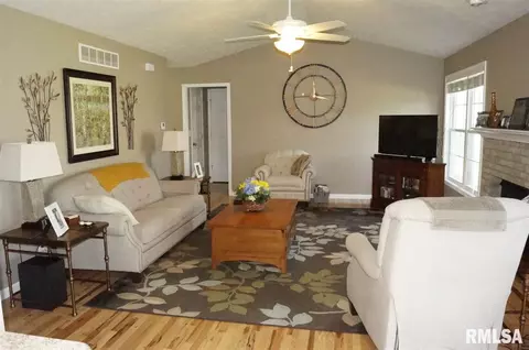 1317 Mitchell, Washington, IL 61571 photo 3
