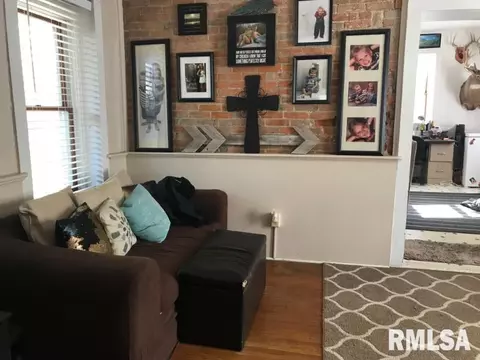 317 E Jefferson St, Macomb, IL 61455 photo 9