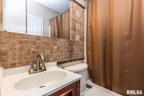 1100 E Willcox Ave, Peoria, IL 61605 photo 14