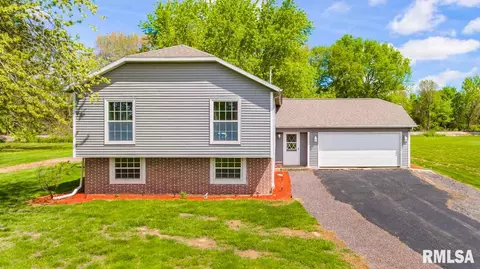 6805 W Lamarsh Dr, Mapleton, IL 61547 photo 1