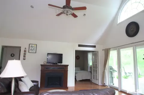 18290 River Rd, Danvers, IL 61732 photo 10