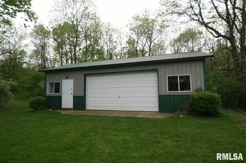 18290 River Rd, Danvers, IL 61732 photo 3