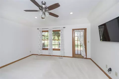 497 E Townhall Rd, Germantown Hills, IL 61548 photo 14