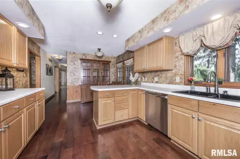 497 E Townhall Rd, Germantown Hills, IL 61548 photo 12