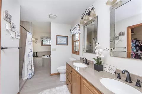 497 E Townhall Rd, Germantown Hills, IL 61548 photo 16