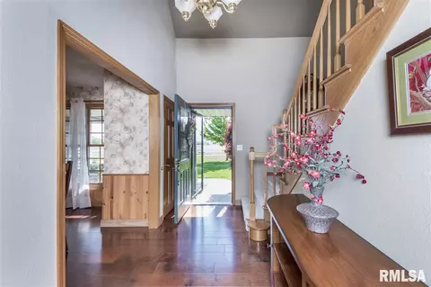 497 E Townhall Rd, Germantown Hills, IL 61548 photo 4