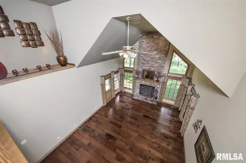 497 E Townhall Rd, Germantown Hills, IL 61548 photo 8