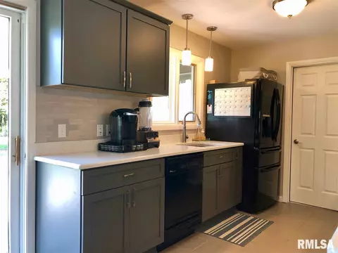 1114 E Grant St, Macomb, IL 61455 photo 11