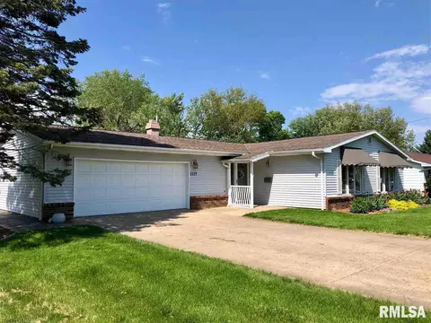 1114 E Grant St, Macomb, IL 61455 photo 27