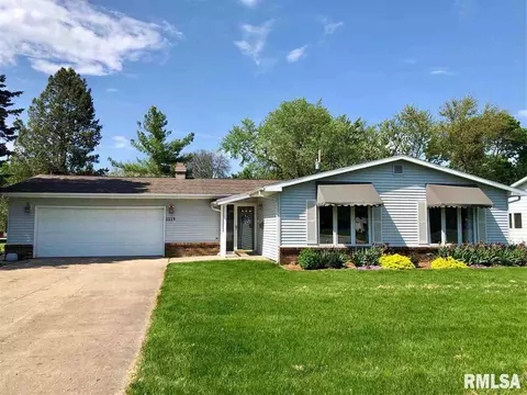 1114 E Grant St, Macomb, IL 61455 photo 1