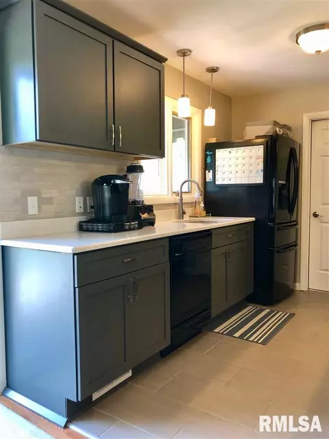 1114 E Grant St, Macomb, IL 61455 photo 12