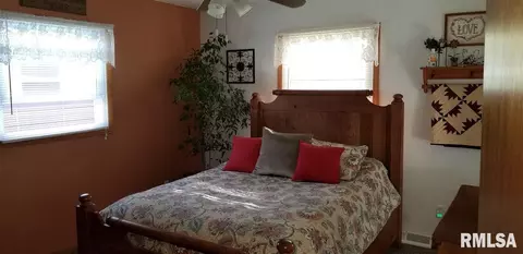 318 S Ward St, Macomb, IL 61455 photo 12