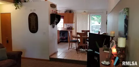 318 S Ward St, Macomb, IL 61455 photo 7