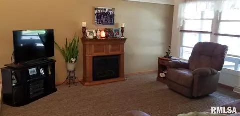 318 S Ward St, Macomb, IL 61455 photo 5