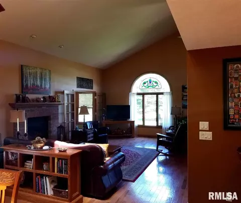 495 Townhall Rd, Germantown Hills, IL 61548 photo 12