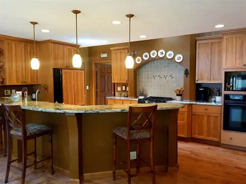 495 Townhall Rd, Germantown Hills, IL 61548 photo 8