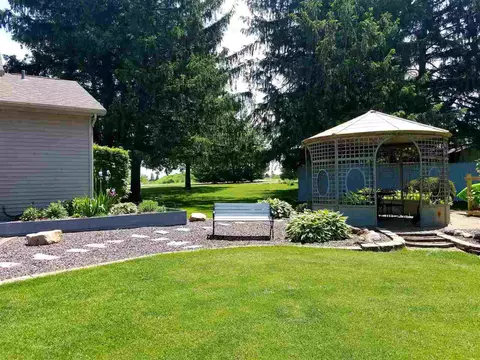 495 Townhall Rd, Germantown Hills, IL 61548 photo 33