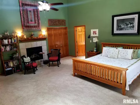 495 Townhall Rd, Germantown Hills, IL 61548 photo 17