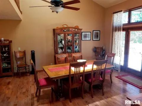495 Townhall Rd, Germantown Hills, IL 61548 photo 10