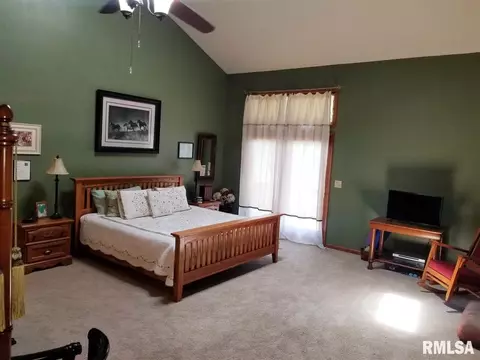 495 Townhall Rd, Germantown Hills, IL 61548 photo 18