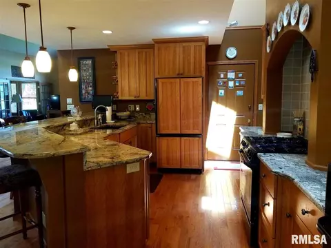 495 Townhall Rd, Germantown Hills, IL 61548 photo 6