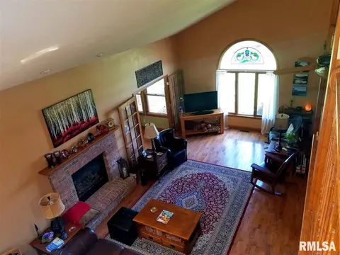 495 Townhall Rd, Germantown Hills, IL 61548 photo 9