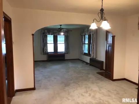 302 W Pierce St, Macomb, IL 61455 photo 10