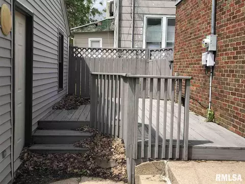 302 W Pierce St, Macomb, IL 61455 photo 4