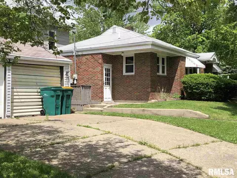 302 W Pierce St, Macomb, IL 61455 photo 5
