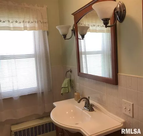 302 W Pierce St, Macomb, IL 61455 photo 19