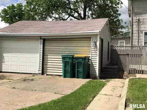 302 W Pierce St, Macomb, IL 61455 photo 3