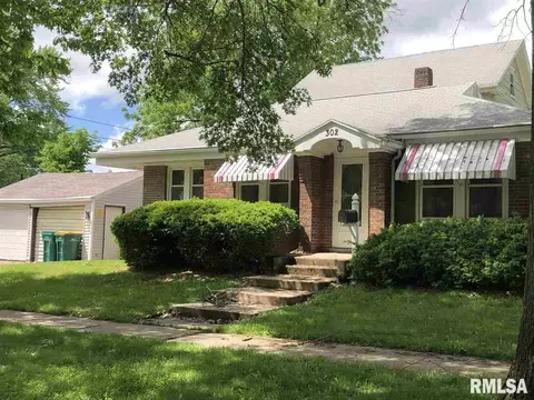 302 W Pierce St, Macomb, IL 61455 photo 1