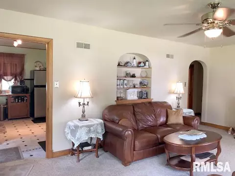 109 E Main St, Cuba, IL 61427 photo 2