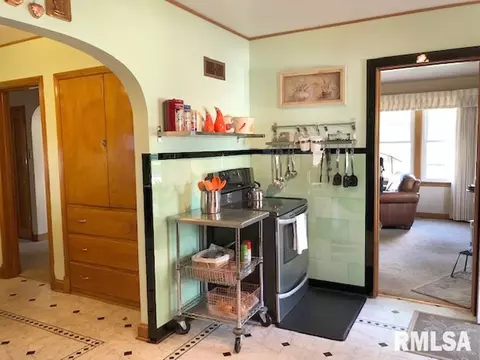 109 E Main St, Cuba, IL 61427 photo 10